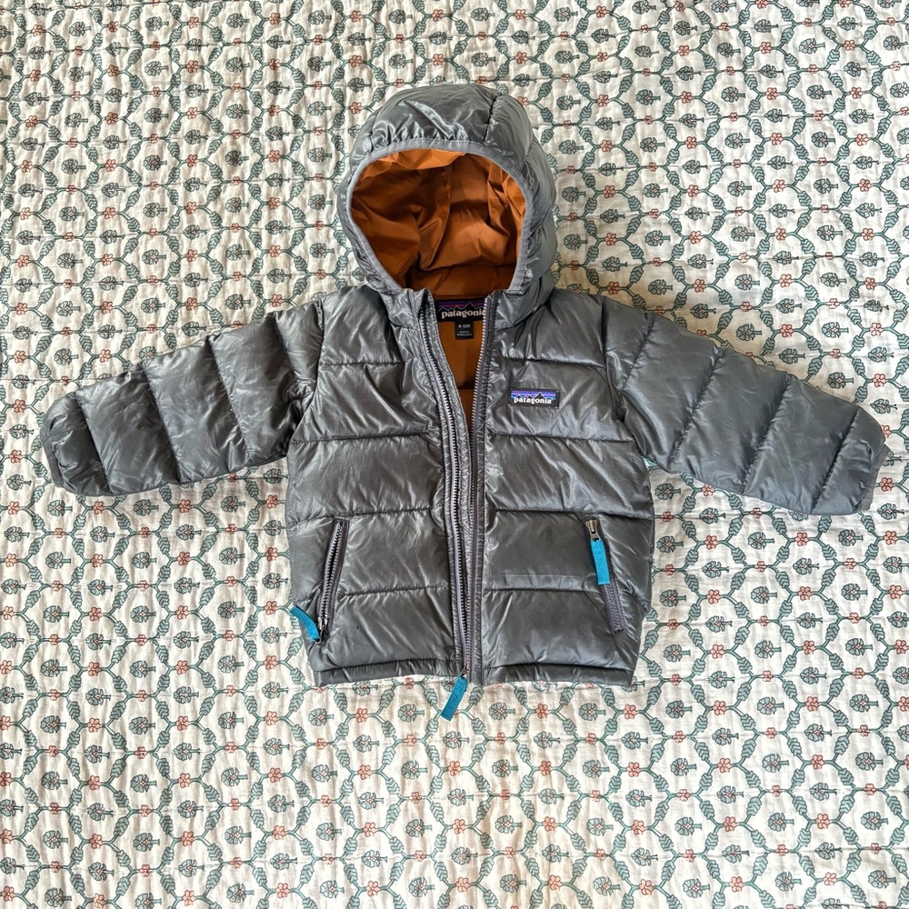 Patagonia Dark Gray Puffer Jacket with Brown Lining